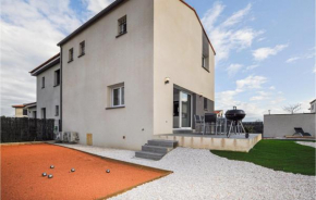 Amazing home in Sanint Cyprien w/ WiFi and 3 Bedrooms, Saint Cyprien